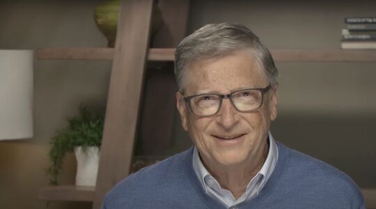 Bill Gates lacht breeduit
