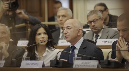 Jeff Bezos tijdens de Galileo Prophets of Philanthropy-awards