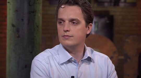 Sywert van Lienden tijdens een interview bij het programma Buitenhof