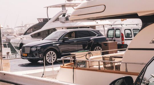 Bentley Bentayga-02