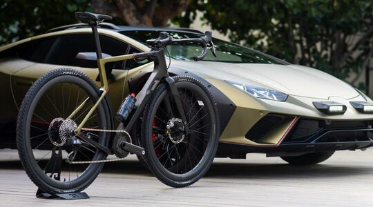 Exploro Racemax x Huracán Sterrato-01 Lamborghini