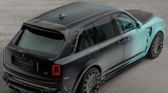 Rolls Royce Cullinan-01