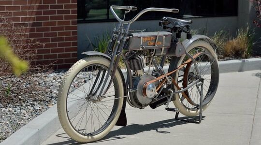 Harley-Davidson-01