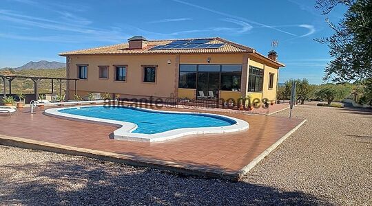 Spaanse vakantievilla-01