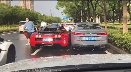Bugatti Veyron-01