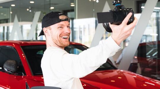 Enzo Knol