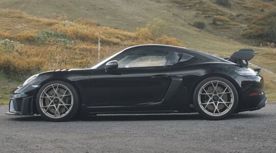 Porsche GT4 RS