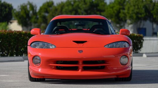 De Dodge Viper GTS uit 1997 word een zeldzame vondst op veiling met maar liefst 100 km op de teller