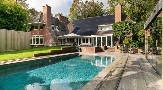 Karakteristieke villa met reusachtig zwembad en mancave moet bijna € 4 miljoen opleveren