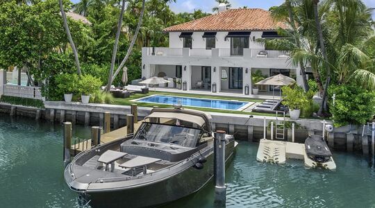 Oprichters verkopen Waterfront Mansion in Miami voor $ 17 miljoen