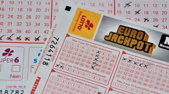 De jackpot van de EuroMillions-loterij staat op een recordbedrag van € 250 miljoen