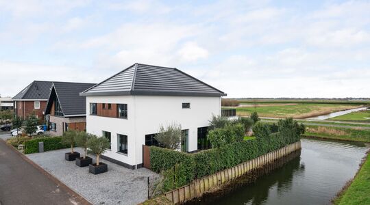 Luxueuse villa met thuisbioscoop te koop aangeboden via Funda