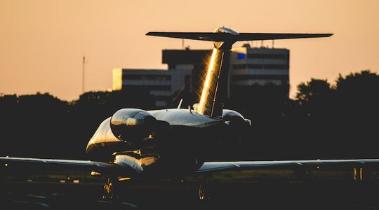 Boetes voor nachtelijke landingen op Schiphol met privéjets