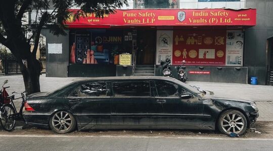 Mercedes S600 Limousine