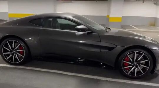 Garage vol supercars in London: Aston Martin