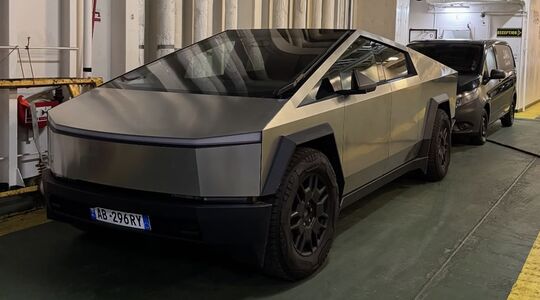 Kosso Tesla Cybertruck