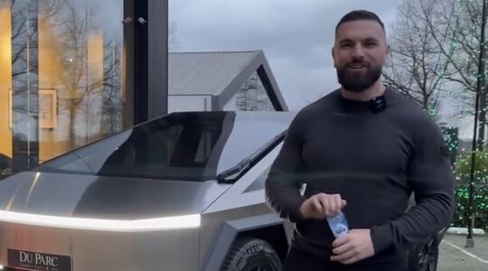 Kosso Tesla Cybertruck