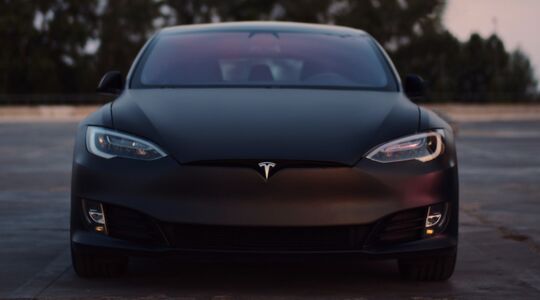 Tesla zelfrijdende auto's