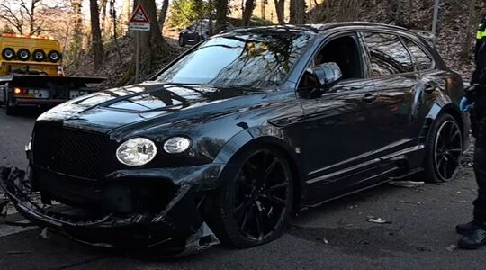 De gecrashte Bentley Bentayga MANSORY in Beek-Ubbergen
