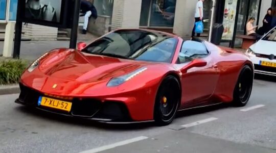 De customized Ferrari 458 Spider onderweg in Eindhoven