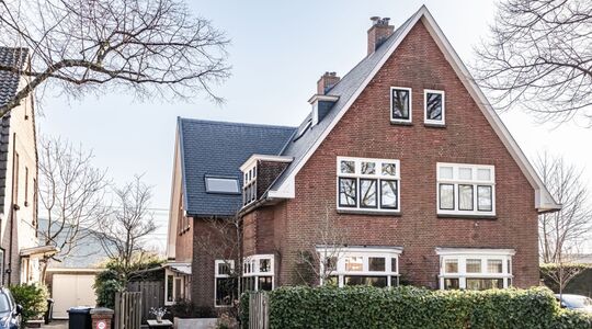 De villa van Elise Schaap in Bloemendaal