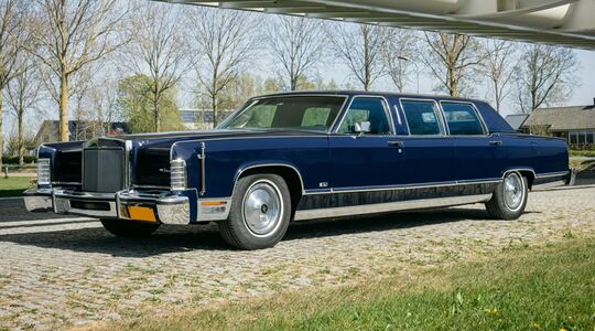 De Lincoln Continental limousine van koningin Juliana