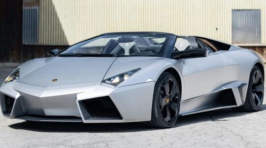 De Lamborghini Reventón Roadster gaat naar de veiling