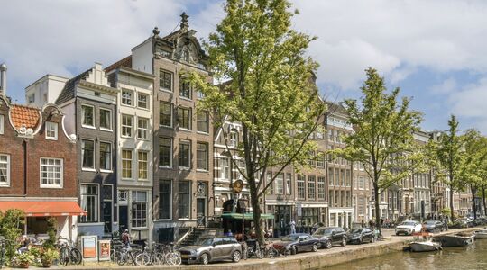 Eén van de grachtenpanden van de Britse zakenman in Amsterdam