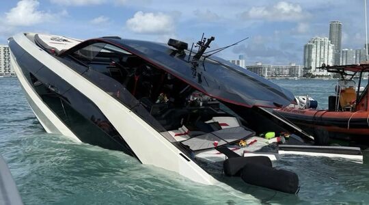 Het gezonken Lamborghini-superjacht voor de kust van Miami