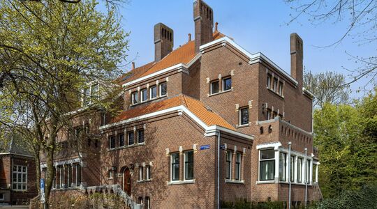 Een stadsvilla nabij het Vondelpark in Amsterdam moet € 10 miljoen opleveren