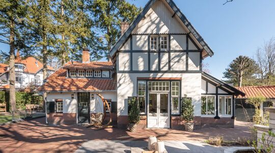 De villa van presentatrice Gallyon van Vessem in Overveen