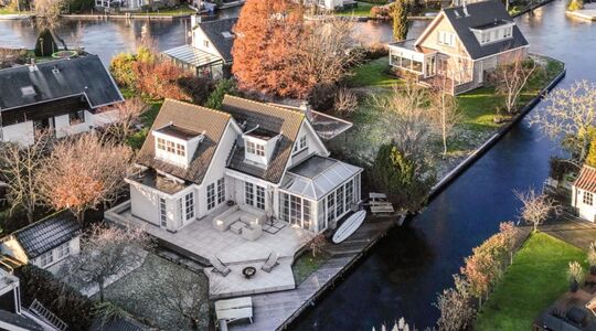 De villa van Katja Schuurman in Vinkeveen