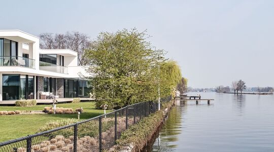 De desbetreffende villa in Vinkeveen
