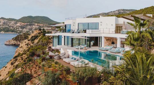 De door Eric Kuster ontworpen villa op Ibiza