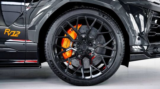 De Lamborghini Urus van Rico Verhoeven staat te koop op Marktplaats