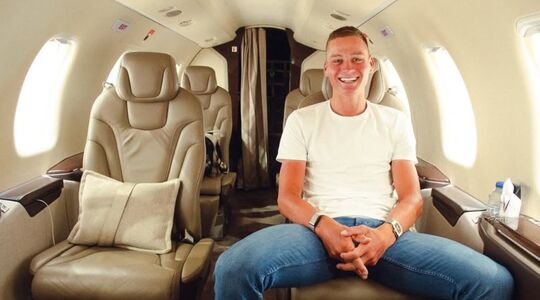 Mathieu van der Poel in een privéjet