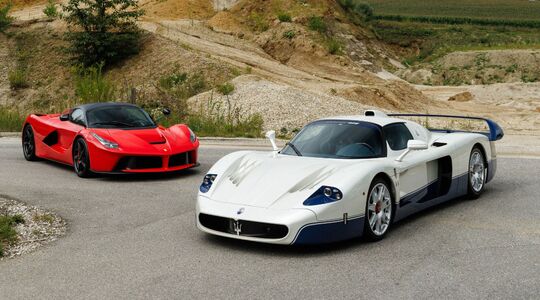 Een Maserati MC12 en Ferrari LaFerrari gaan naar de veiling in Knokke
