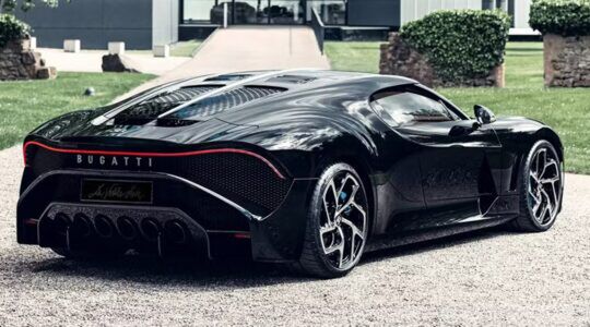 De Bugatti La Voiture Noire die naar de veiling gaat