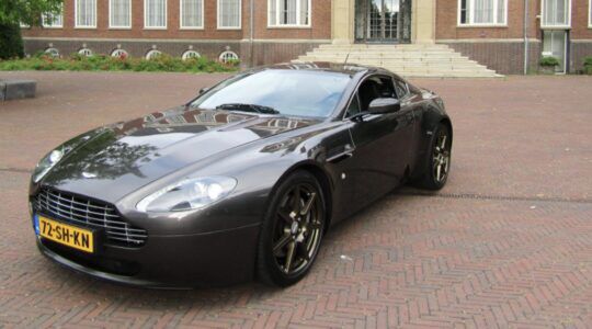 De Aston Martin Vantage V8 op Marktplaats