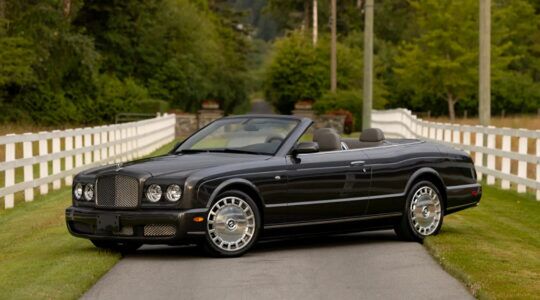 Bentley Azure uit het bouwjaar 2009 moet tonnen opleveren bij een veiling