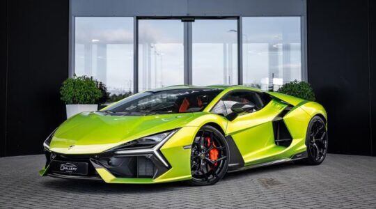 De Lamborghini Revuelto op Marktplaats