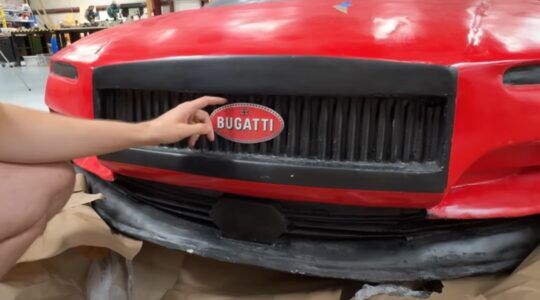 De Bugatti die YouTuber Carter Sharer kocht