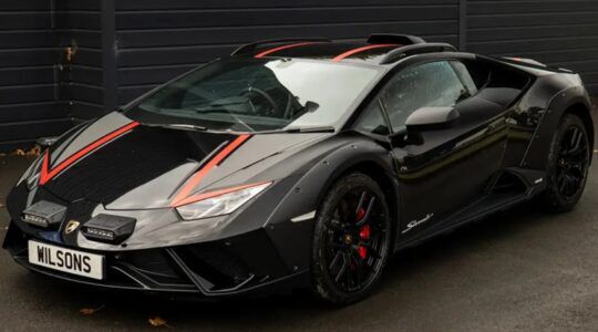 Een wagen uit de autocollectie van de veroordeelde fraudeur