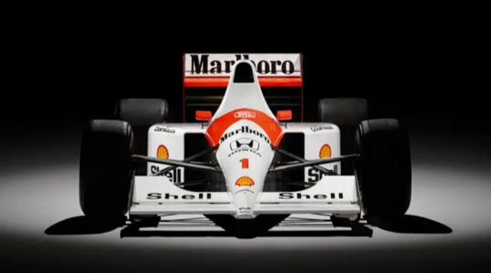 De Formule 1-auto van Ayrton Senna die naar de veiling gaat