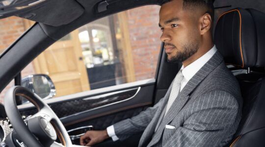 Cody Gakpo in zijn Bentley Bentayga