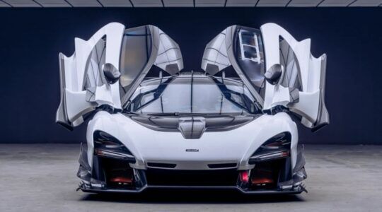 Een wagen uit de autocollectie van Vince Zampella