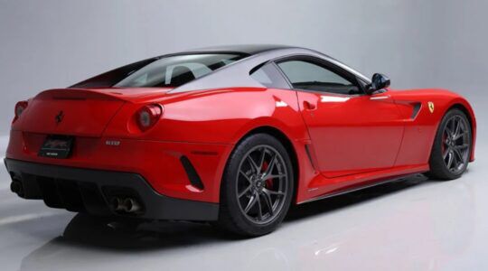 De achterzijde van de Ferrari 599 GTO