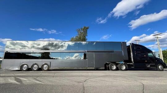 De reiscaravan van Michael Andretti