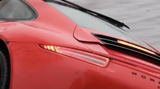 De Porsche die betrokken was bij een aanrijding