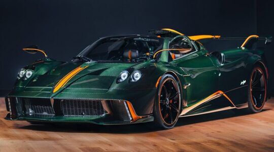 De voorzijde van de Pagani Huayra 70 Trionfo